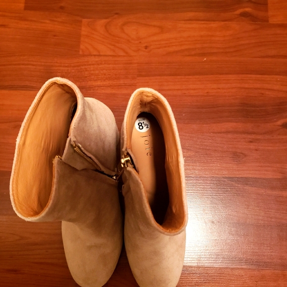 Joie Creme Suede Round Toe Boots Size 8.5 New - Picture 3 of 6